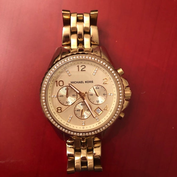 Michael Kors Women’s MK5347 Pilot Gold Watch - Picture 6 of 8